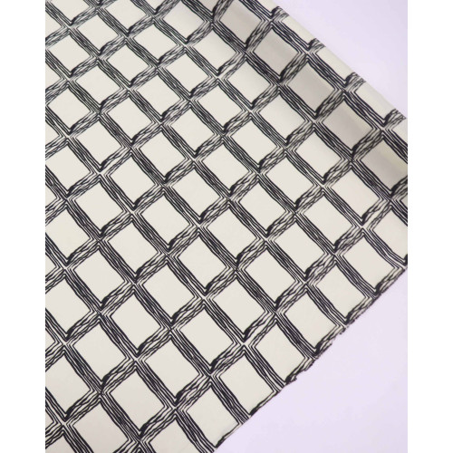 Tecido Viscose Italiano Geométrico Preto e Creme