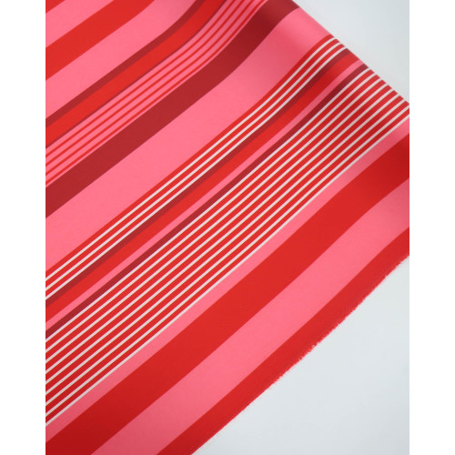 Tecido Crepe Koshibo Italiano Listras Branco e Tons de Vermelho