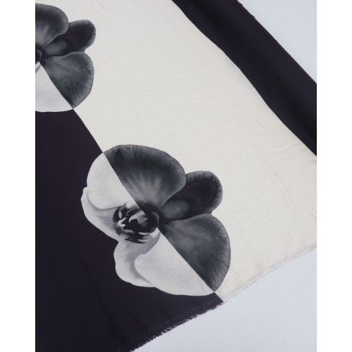 Tecido Viscose Acetinada Italiano Barrado Vertical e Macro Flores Violeta e Creme
