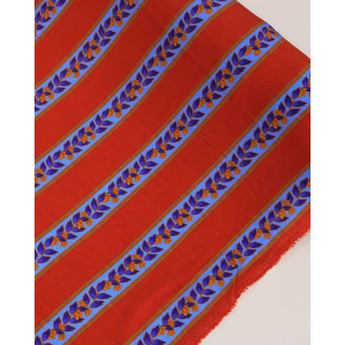 Tecido Viscose Premium Listras em Ramos Florais Laranja, Tons de Azul e Vermelho