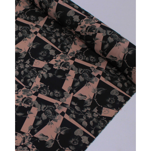 Tecido Micro Fibra Alfaiataria Flores em Recortes Irregulares Preto e Rosa Chá