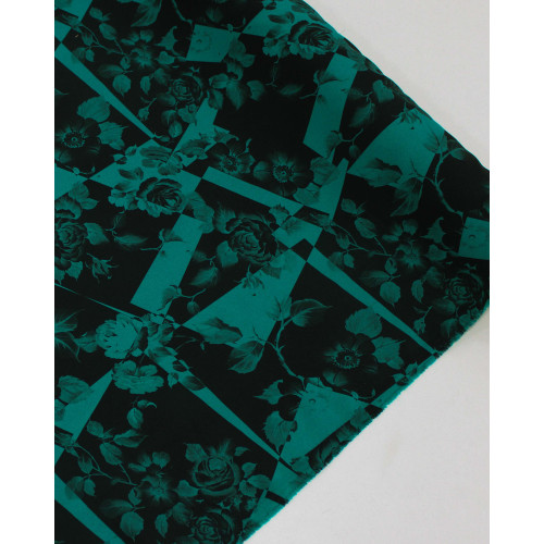 Tecido Micro Fibra Alfaiataria Flores em Recortes Irregulares Preto e Verde