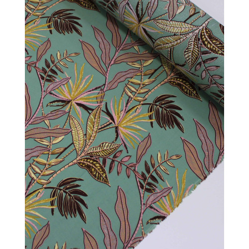 Tecido Viscose Macro Folhagens Colorido e Verde Jade