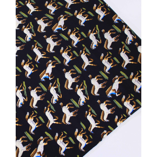 Tecido Viscose Acetinada Italiano Estampa Cavalos Coloridos e Preto