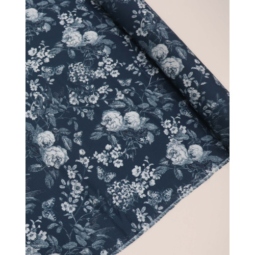 Tecido Viscose Italiano Ramos Florais Branco e Azul Petróleo
