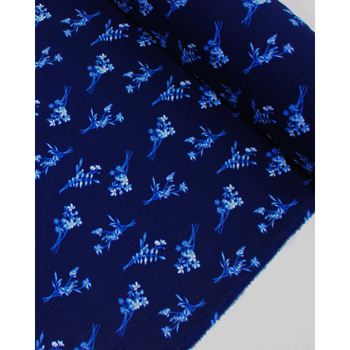 Tecido Crepe Koshibo Buquê Floral Tons de Azul