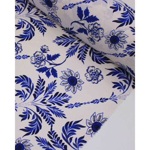 Tecido Crepe Koshibo Folhas e Flores Tons de Azul e Branco