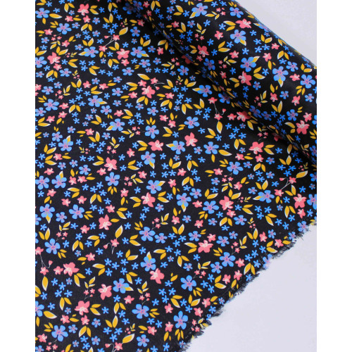 Tecido Viscose Acetinada Italiano Micro Tapete Floral Rosa, Azul e Preto