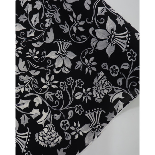 Tecido Crepe Koshibo Leve Multi Floral Offwhite, Tons de Cinza e Preto