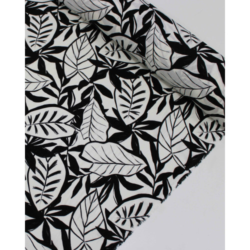 Tecido Viscose Rascunho de Folhas P/B