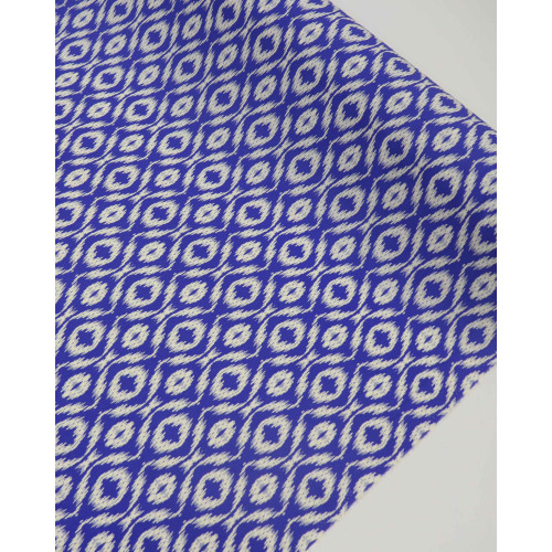 Tecido Viscose Texturizada Estampa Étnica Offwhite e Azul