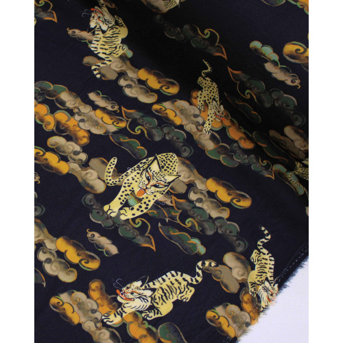 Tecido Viscose Premium Estampa Oriental Felinos e Nuvens