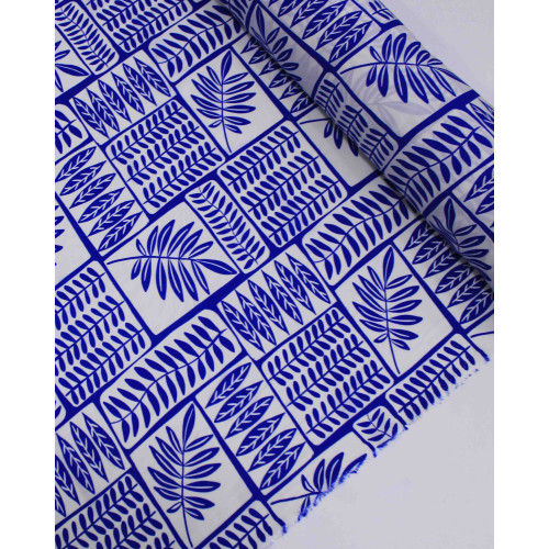 Tecido Viscose Folhas em Recortes Azul e Branco