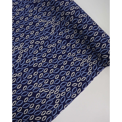 Tecido Viscose Folhas em Rascunho Branco e Tons de Azul