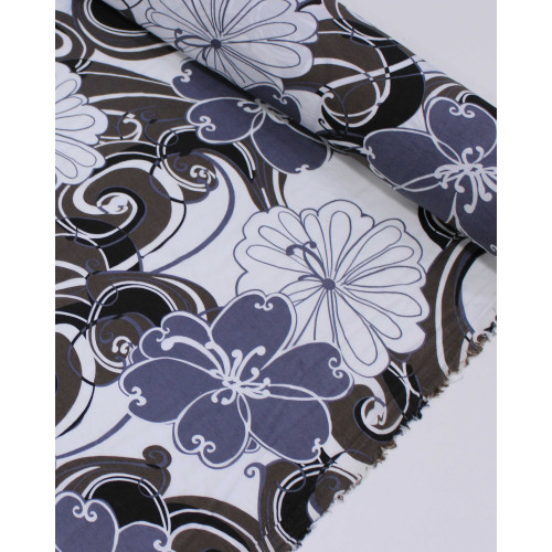 Tecido Viscose Mista com Poliamida Macro Flores Marrom, Tons de Cinza e Branco