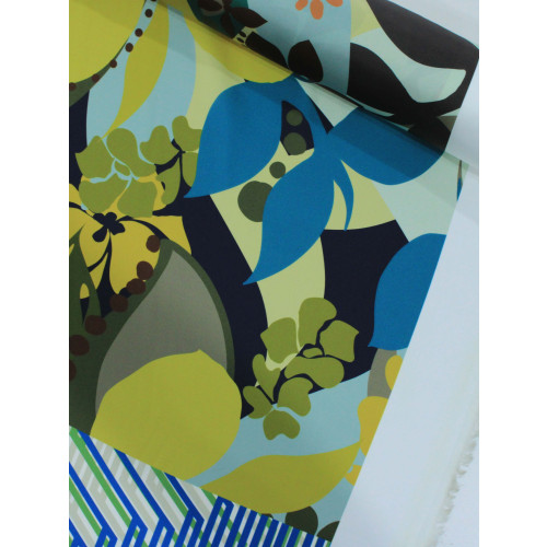 Tecido Crepe Silk Italiano Estampa de Lenço e Flores Coloridas