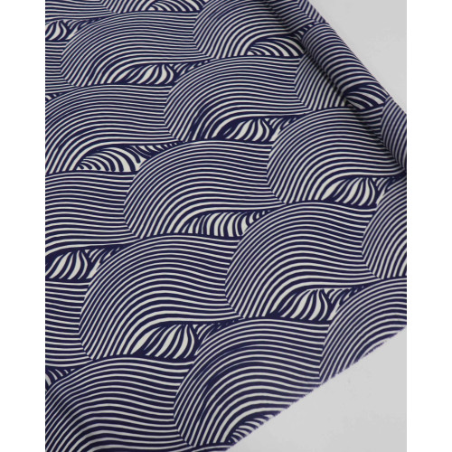 Tecido Crepe Salinas Italiano Listras Onduladas Branco e Azul Marinho
