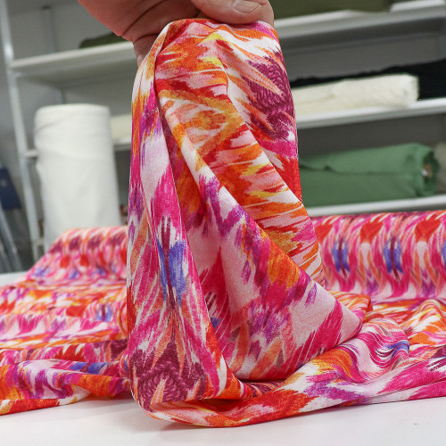 Tecido Viscose Italiana Multi Chevron Colorido