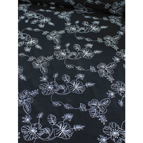 Tecido Alfaiataria de Viscose Bordada Floral Branco e Preto