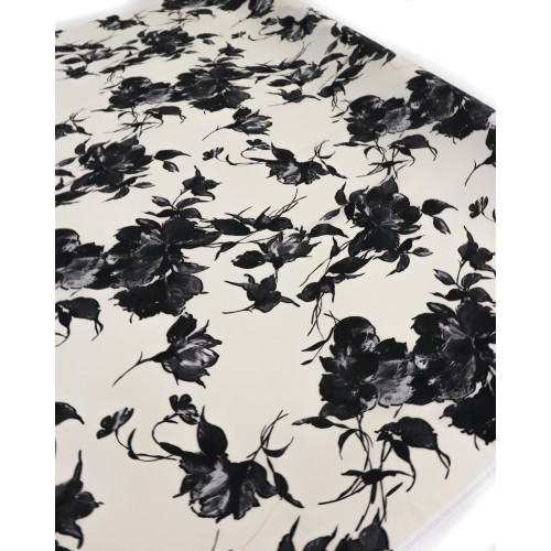 Tecido Viscose Italiano Macro Floral Preto e Creme