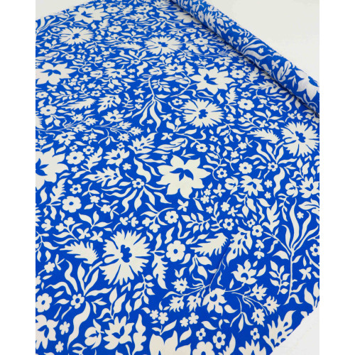 Tecido Crepe de Viscose Italiano Tapete Floral Branco e Azul