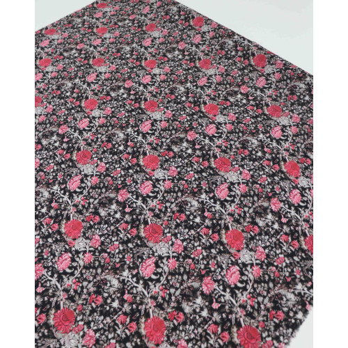 Tecido Viscose Italiano Flores e Ramos Rosa e Preto