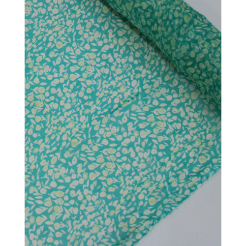 Tecido Crepe Chiffon Italiano Micro Flores e Folhas Offwhite e Verde Água