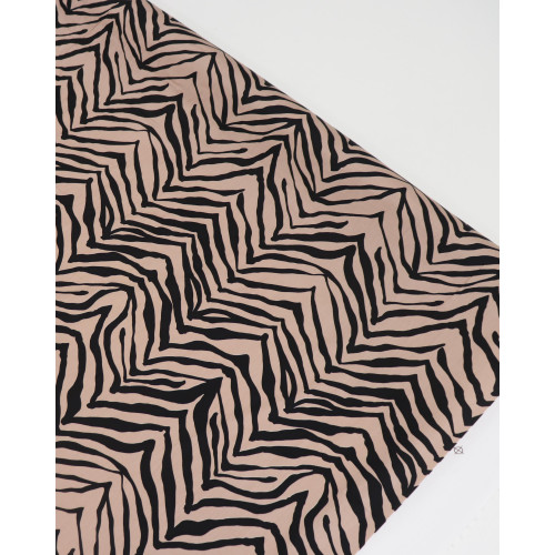Tecido Cambraia Italiano Macro Animal Print Nude e Preto (1.3m)