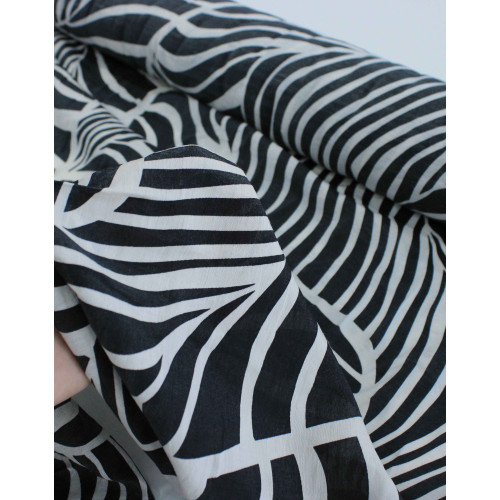 Tecido Viscose Mista com Poliamida Macro Zebras