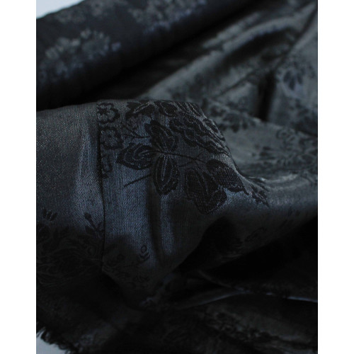Tecido Cambraia de Algodão Brocado Flores Preto