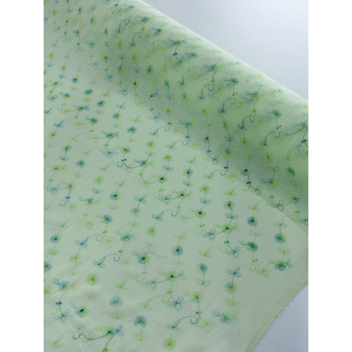 Tecido Crepe de Algodão Bordado Floral Verde Claro