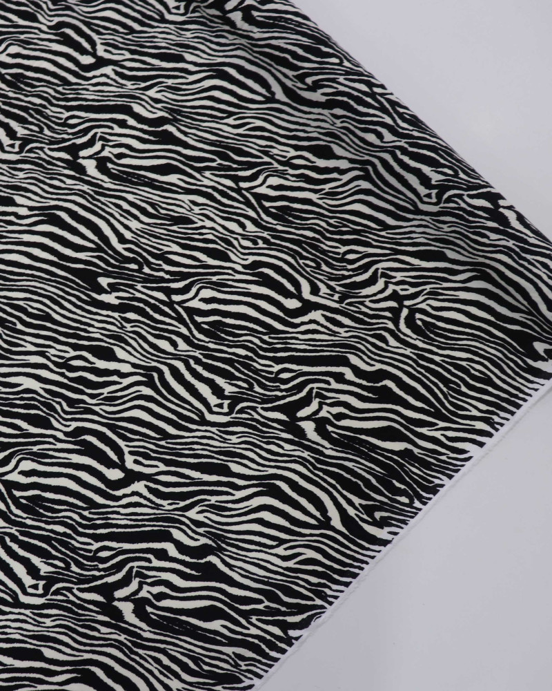 Tecido Crepe Chiffon Texturizado Italiano Animal Print Creme e Preto