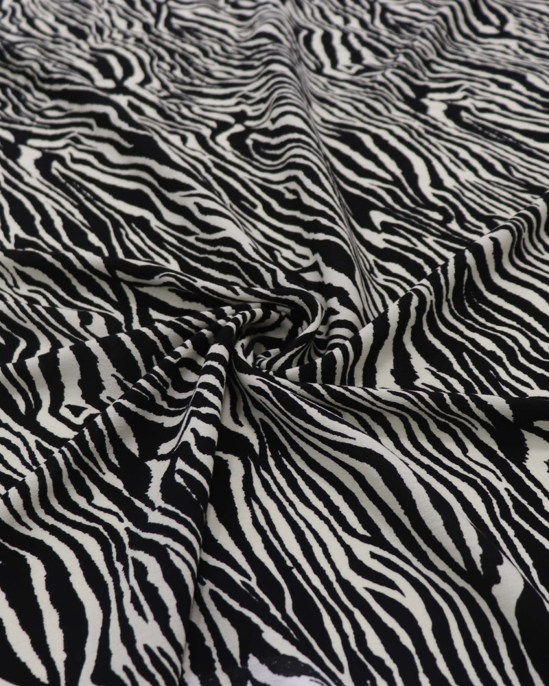 Tecido Crepe Chiffon Texturizado Italiano Animal Print Creme e Preto