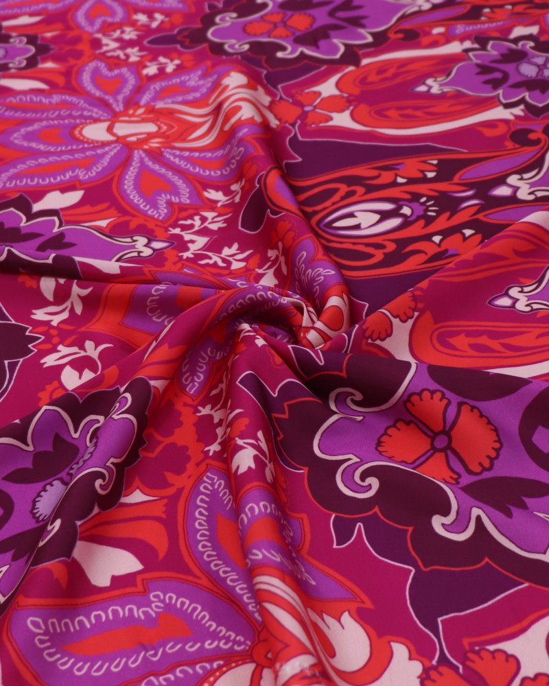 Tecido Viscose Acetinada Italiano Estampa Boho Roxo e Pink