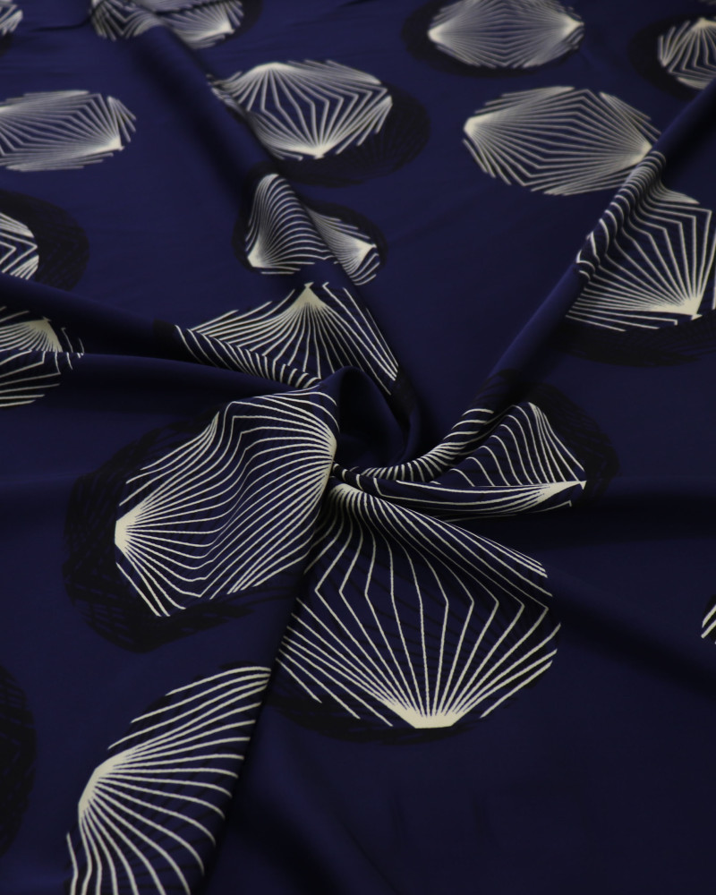 Tecido Viscose Acetinada Italiano Circulos Creme Preto e Azul Marinho Noite