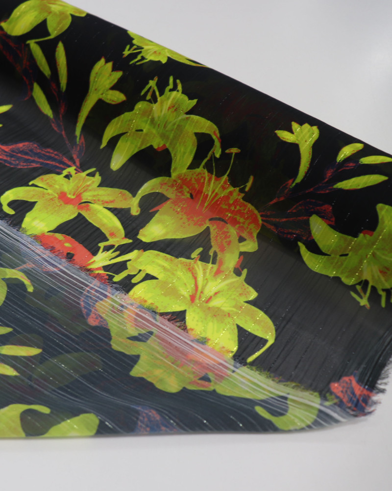 Tecido Crepe Chiffon Texturizado Italiano Lírios Amarelo Neon e Preto com Lurex