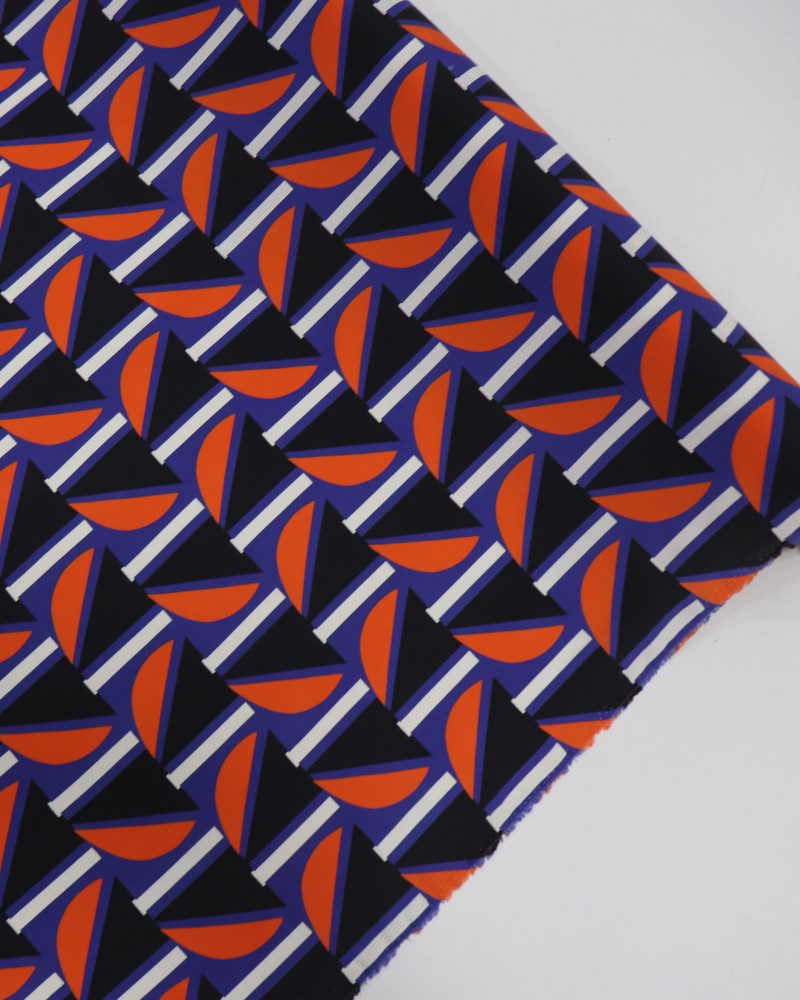 Tecido Viscose Italiano Geométrico Laranja, Preto e Azul
