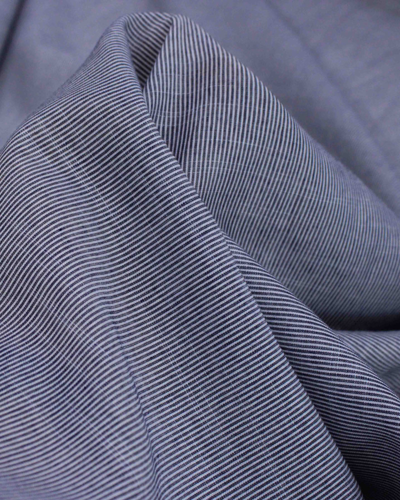 Tecido Cambraia Mista de Algodão Flamê Risca de Giz Azul Jeans