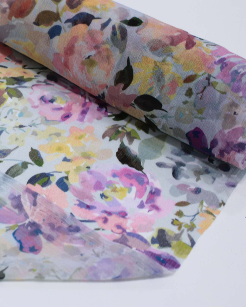 Tecido Crepe Chiffon Italiano Campo de Rosas Abstratas Colorido