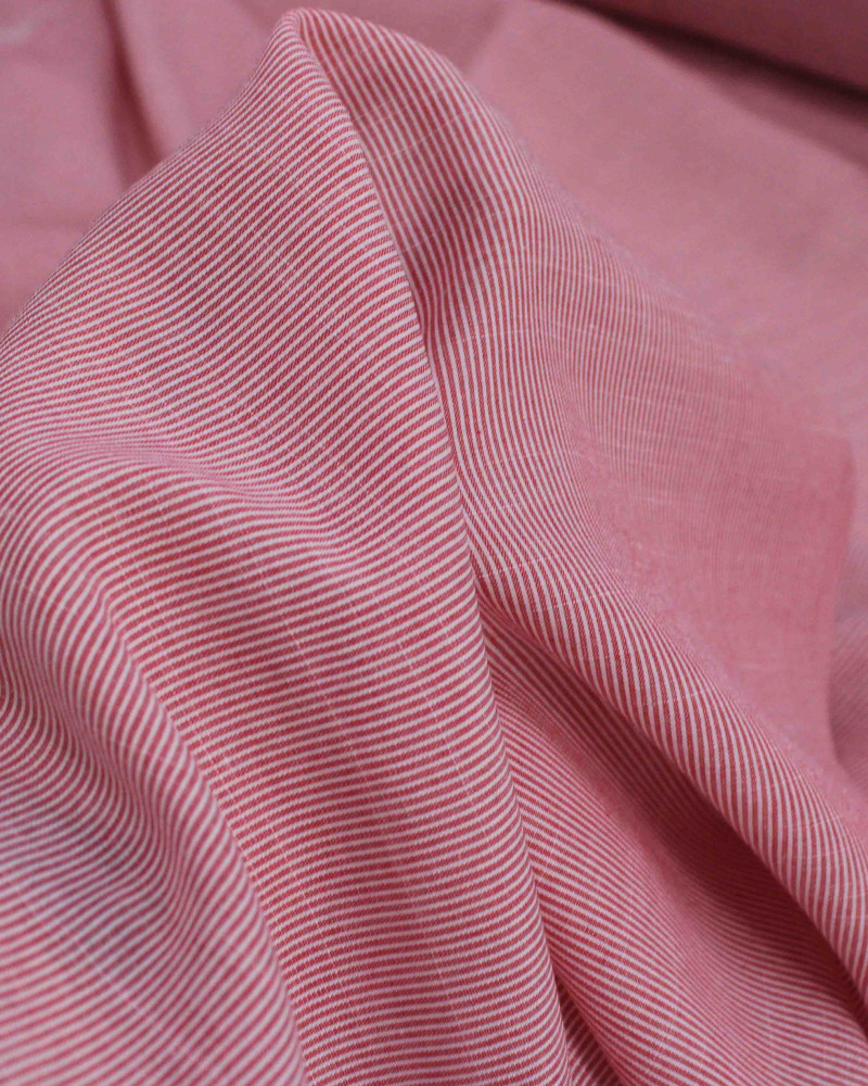 Tecido Cambraia Mista de Algodão Flamê Risca de Giz Vermelho