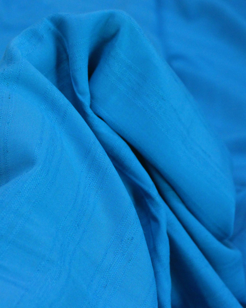 Tecido Viscose Texturizada Listras Verticais Brocadas Azul Capri