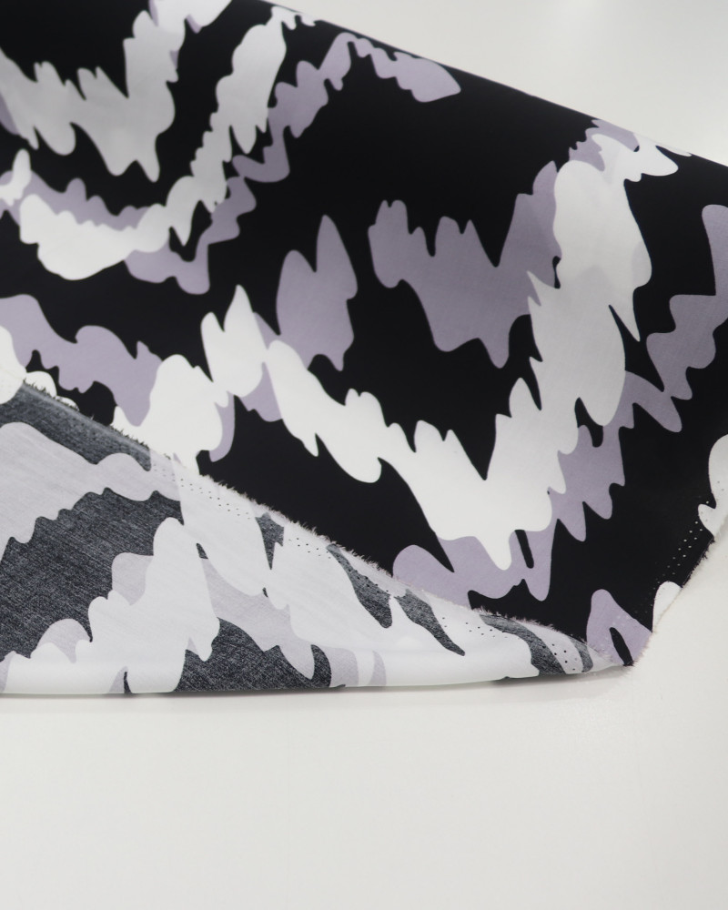 Tecido Viscose Estampa Abstrata Ondulado Branco, Cinza e Preto