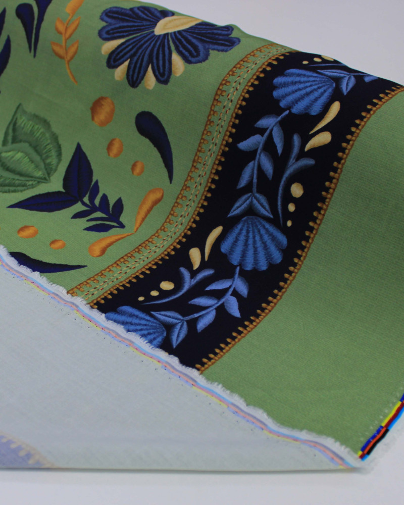 Tecido Viscose Premium Barrado Duplo Ramos em Macro Recortes tons de Azul e Verde