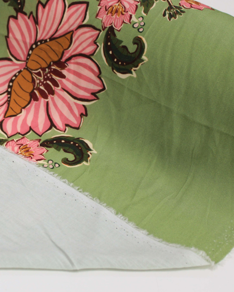 Tecido Viscose Premium Macro Ramos Florais Rosa e Tons de Verde