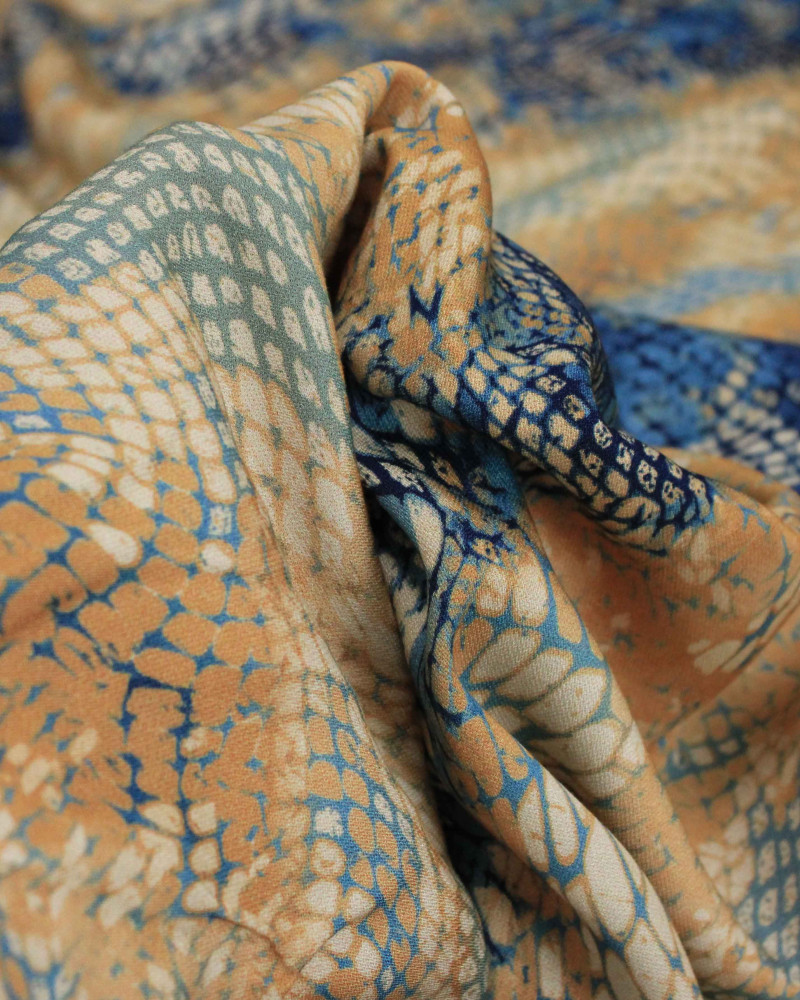 Tecido Viscose Premium Pintura Abstrata Geométrica Azul e Argila