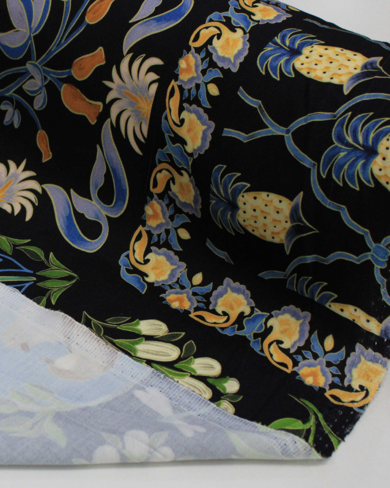 Tecido Viscose Premium Estampa Lenço Colorido e Preto