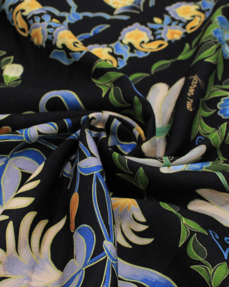 Tecido Viscose Premium Estampa Lenço Colorido e Preto