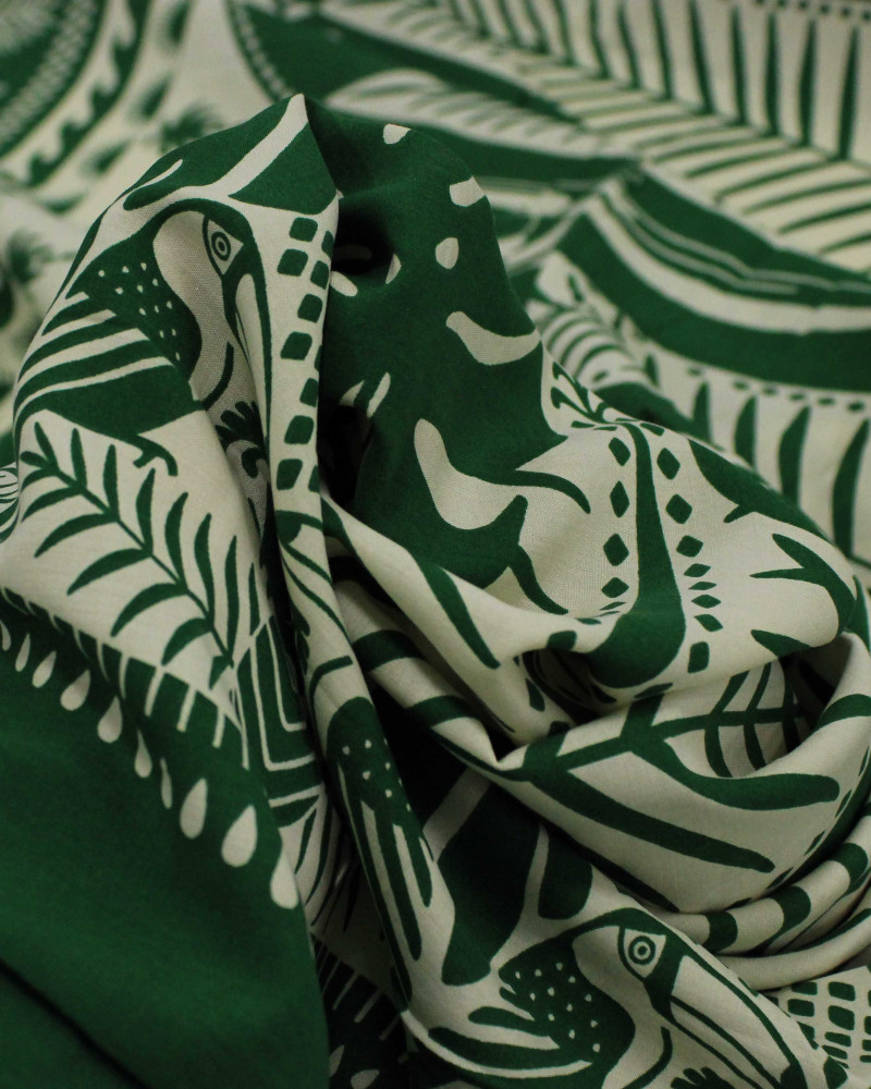 Tecido Viscose Premium Barrado Floral Tropical Creme e Verde
