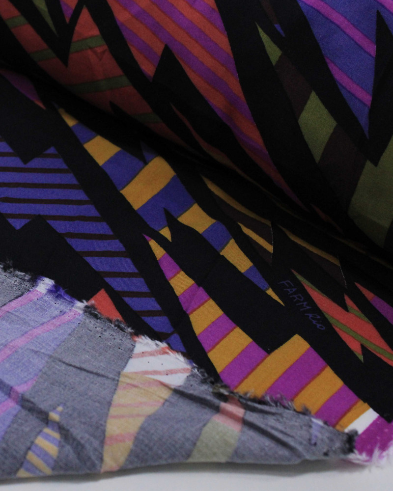 Tecido Viscose Premium Raios Listrados Coloridos e Preto
