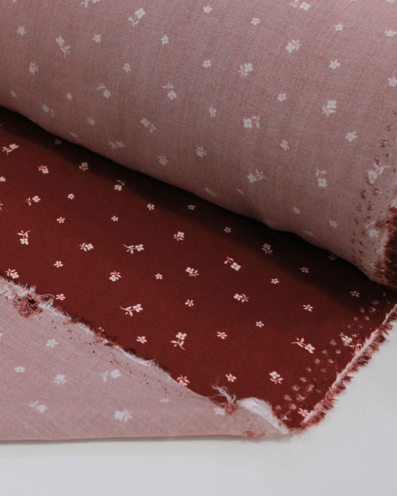 Tecido Viscose Premium Micro Ramos Florais Branco e Marsala